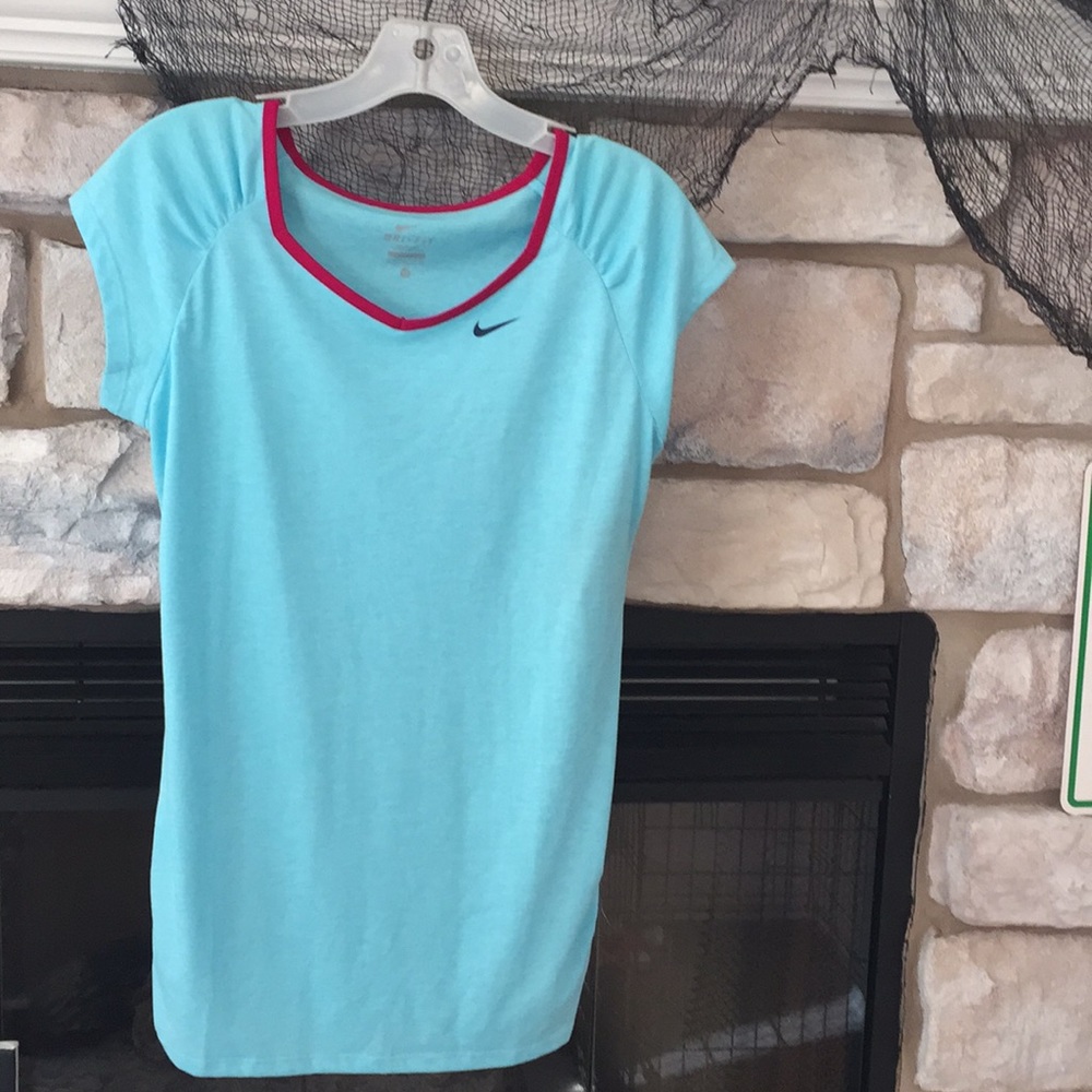 NWT girls XL NIKE T-shirt